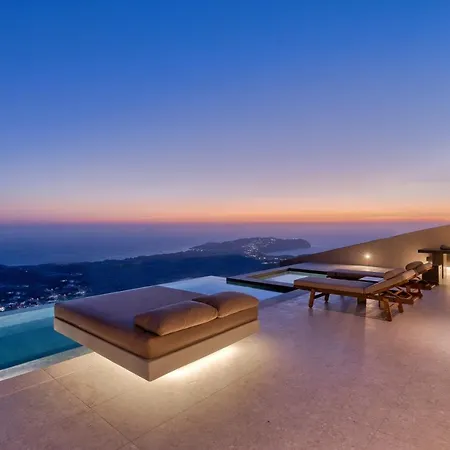 Santorini Sky, Luxury Vila